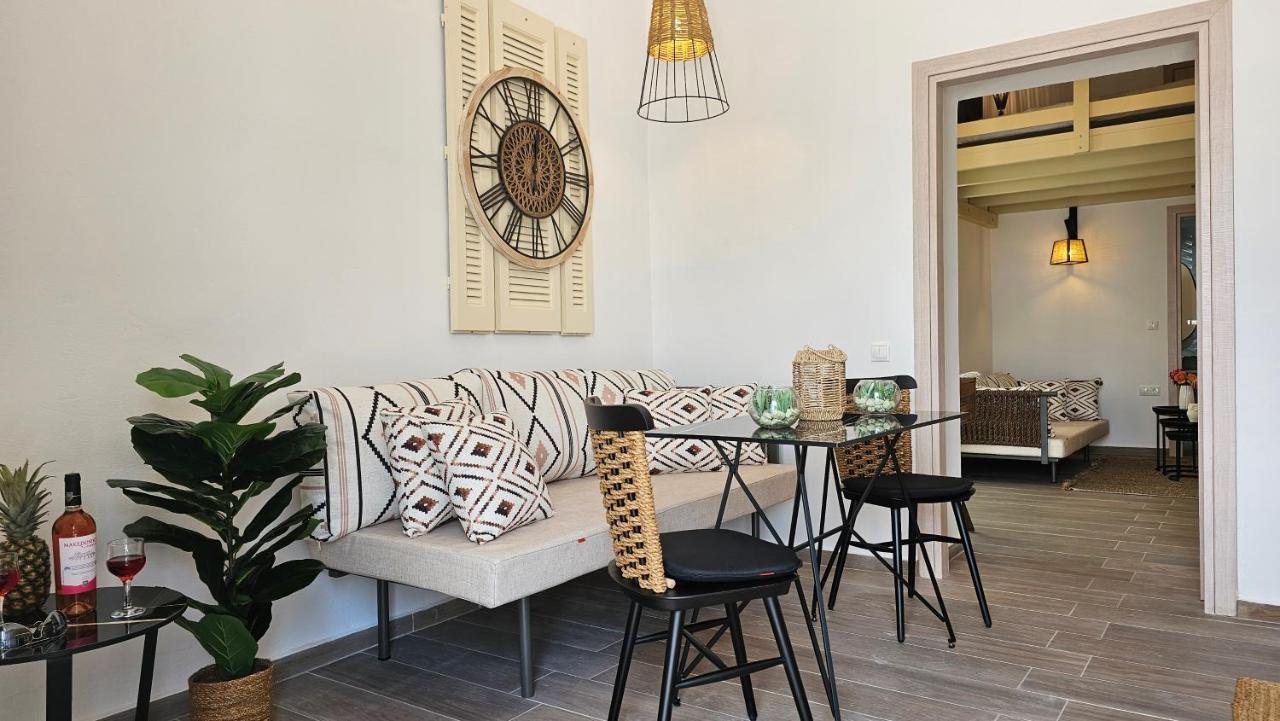 Plaka Philoxenia Apartments Екстериор снимка