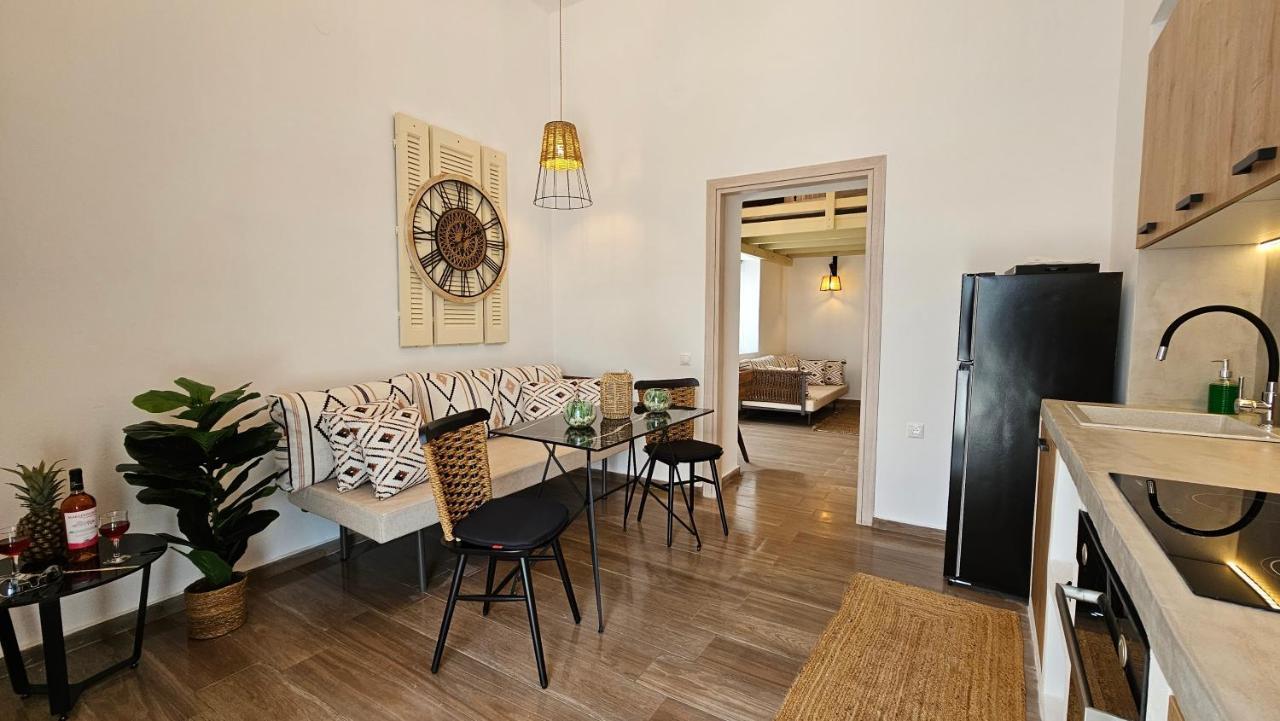 Plaka Philoxenia Apartments Екстериор снимка